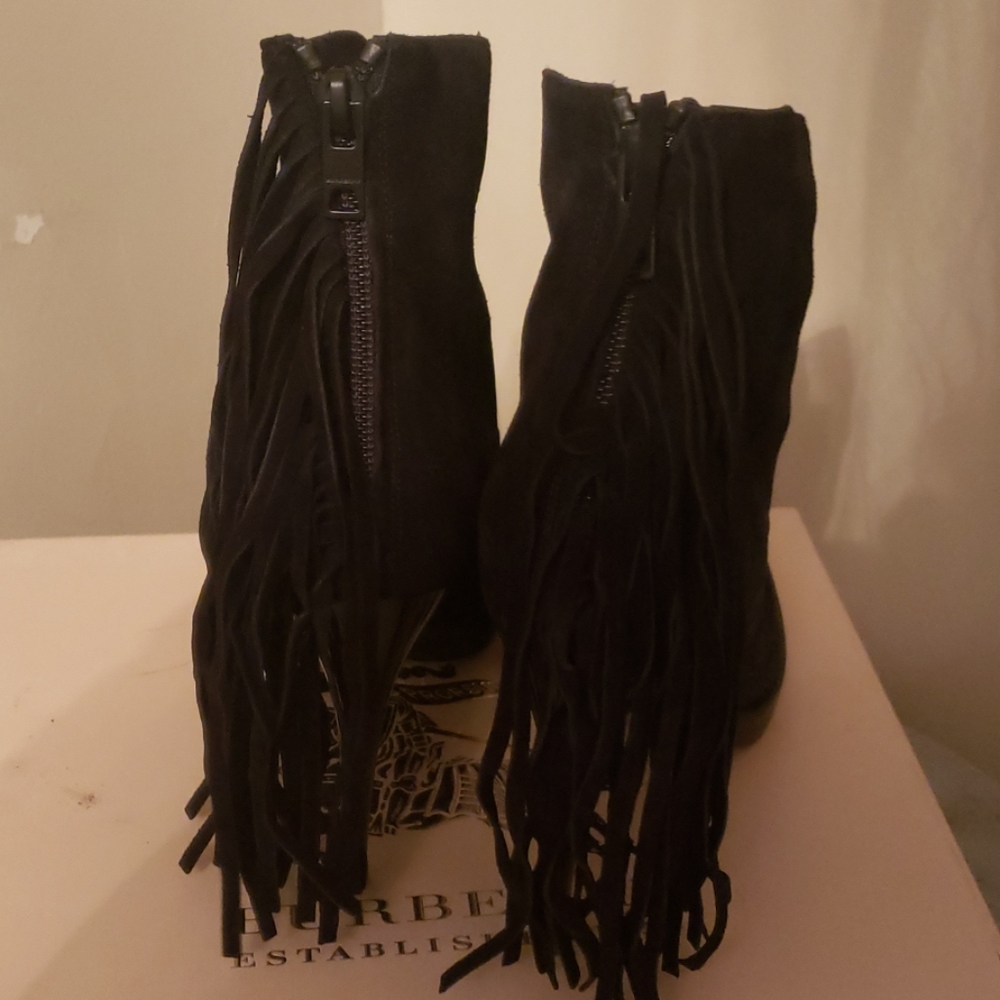 Shoes - Picture 4 of 6